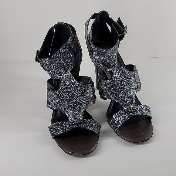 Tory Burch Teagan Stingray Brown Blue Leather Caged T Strap Sandal. - Picture 6 of 11